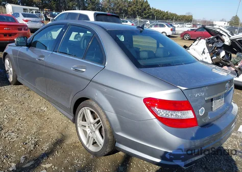 2008 Mercedes-Benz C 350 Sport z USA, uszkodzony, nr VIN WDDGF56X68F020928